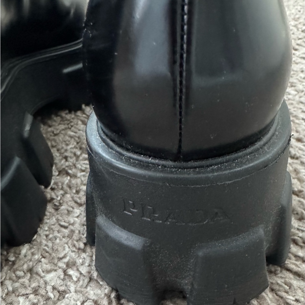 Prada Black Leather Oxfords with Polished Finish - Picture 4 of 13